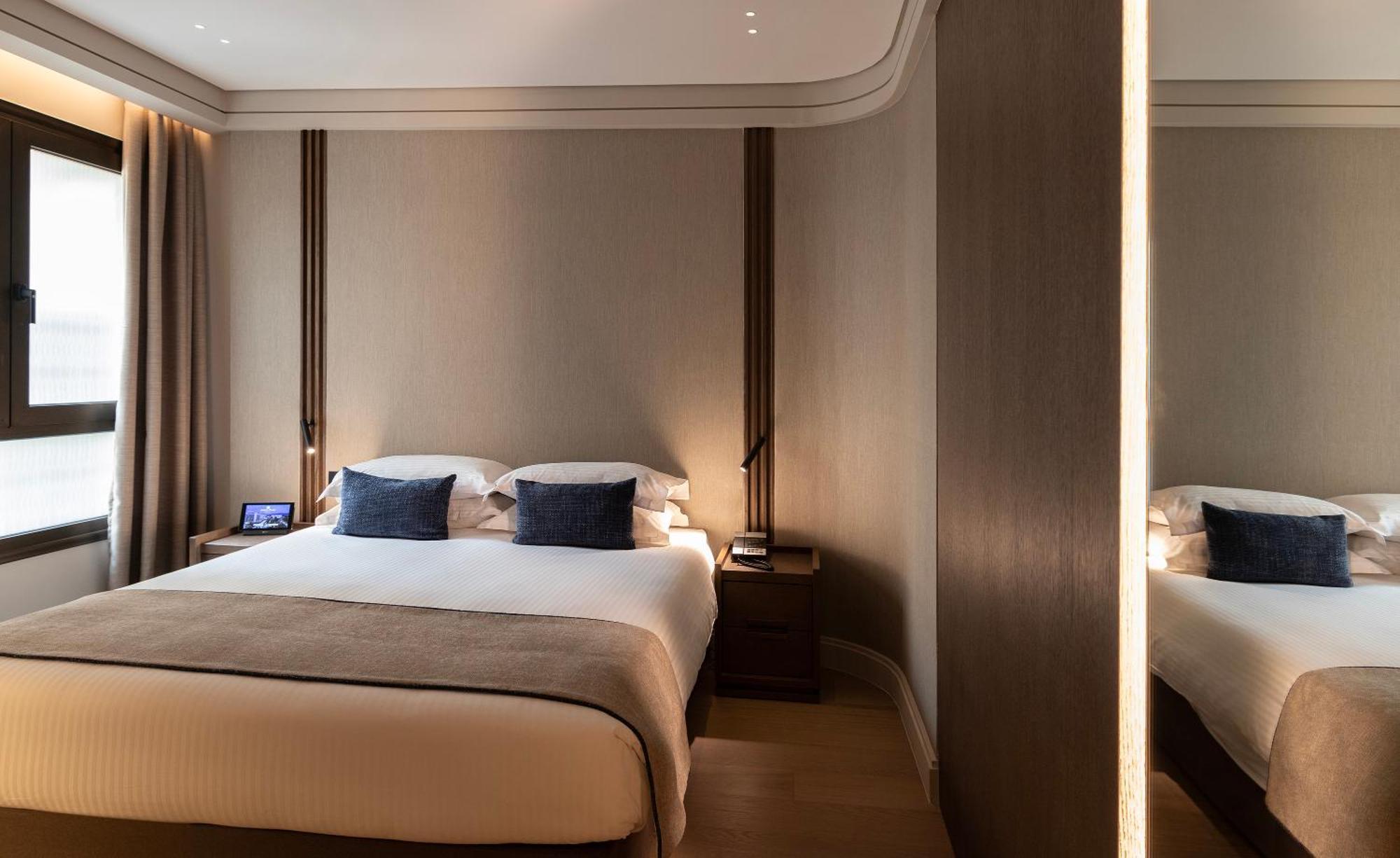 Njv Athens Plaza Hotel Luaran gambar A bedroom at the hotel