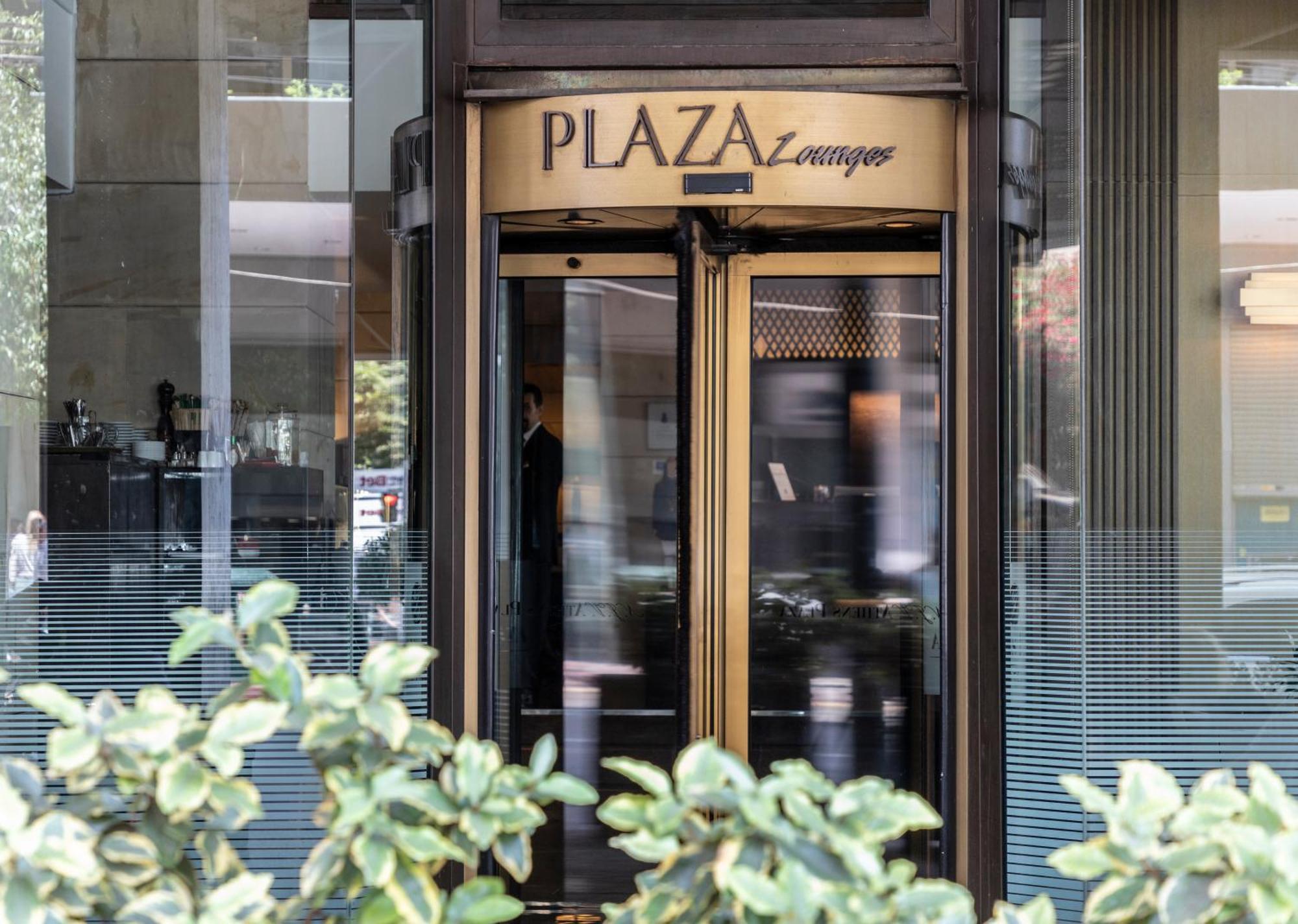 Njv Athens Plaza Hotel Luaran gambar Plaza Athénée entrance