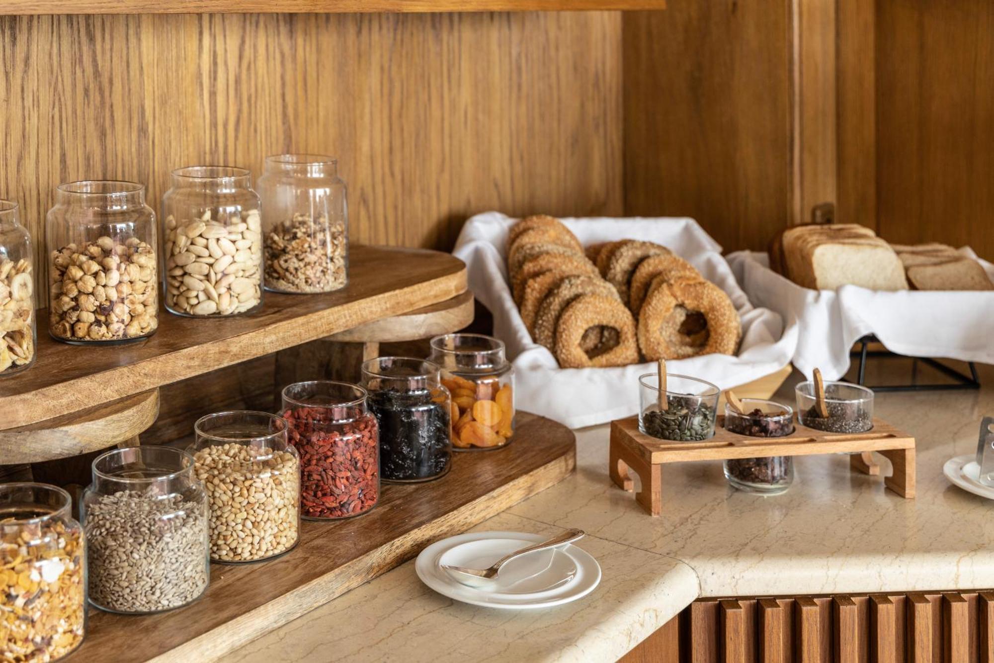 Njv Athens Plaza Hotel Luaran gambar A breakfast buffet